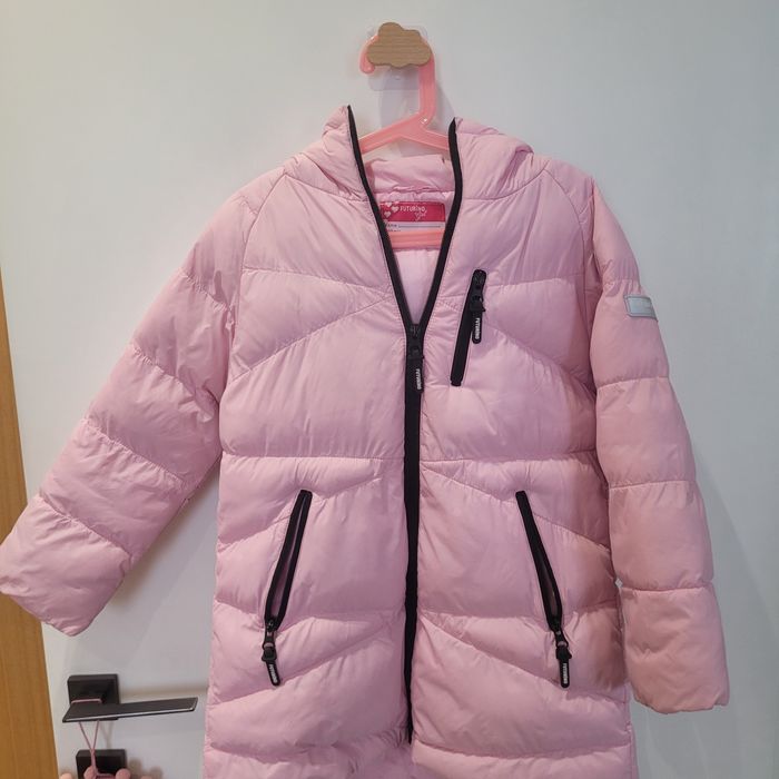 Продам куртки на девочку