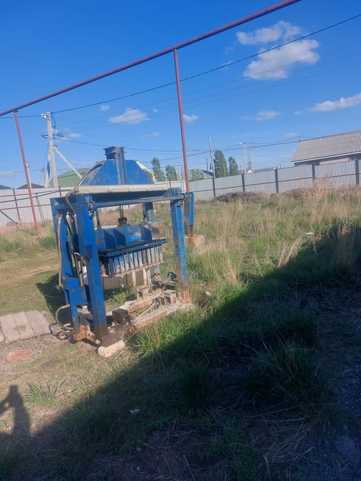 Продается оборудование для песко блока