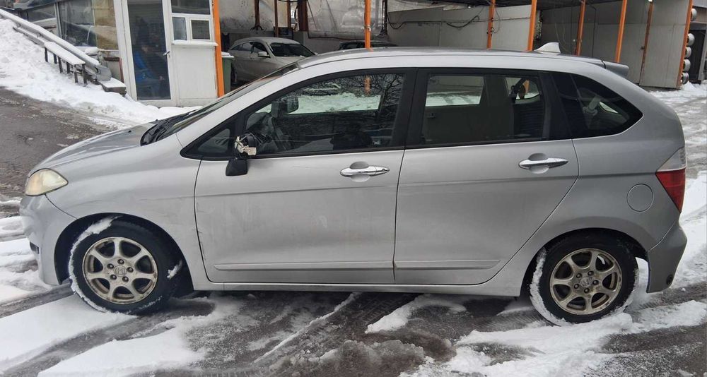 Honda F-RV 2005 бензин-газ