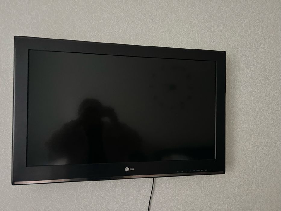 Продам телевизор lg