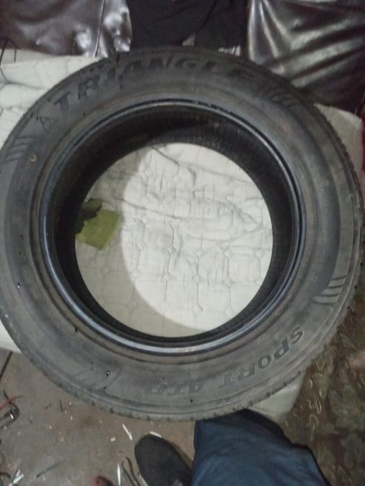 Продаю шины 2 штуки