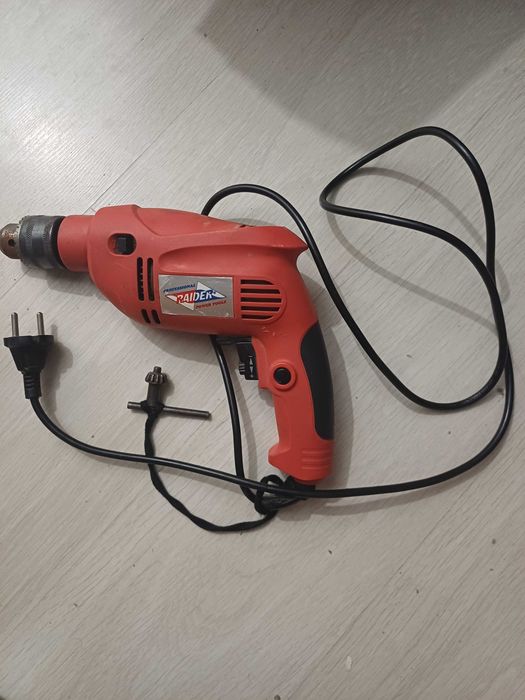 Masina de gaurit cu percutie Raider RD-ID06, 500W - Stare buna