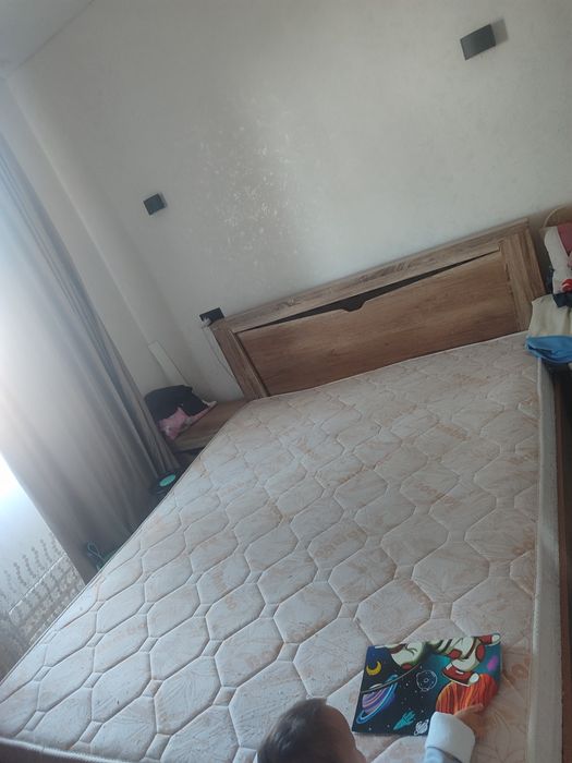 Продам матрас,состояние хорошое,160/200