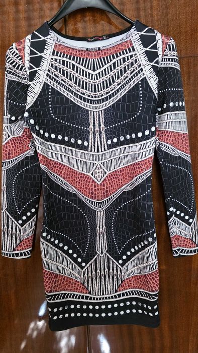 Рокля с дълъг ръкав