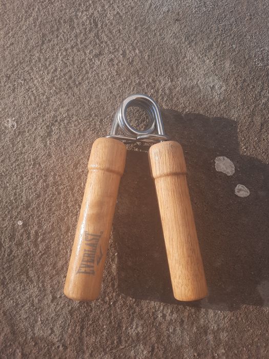 Экспандер кистевой новый.