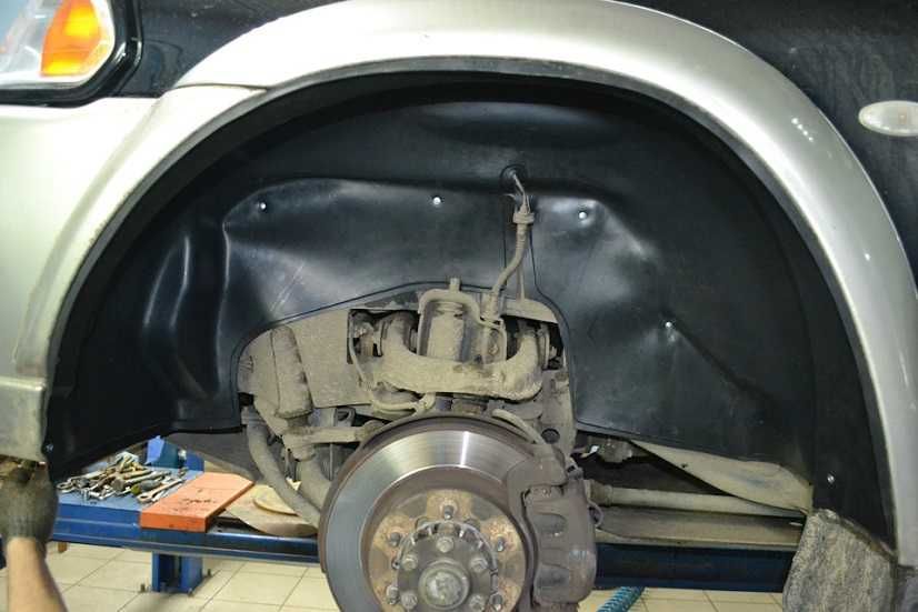 подкрылки Mitsubishi Pajero