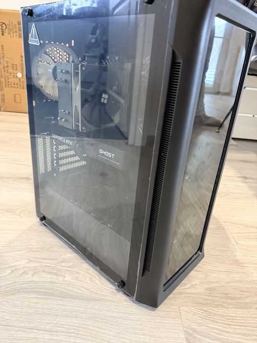 Vand PC Gaming cu Intel  i5-14400F, 32GB DDR5, 1TB SSD, RTX 5060 8GB