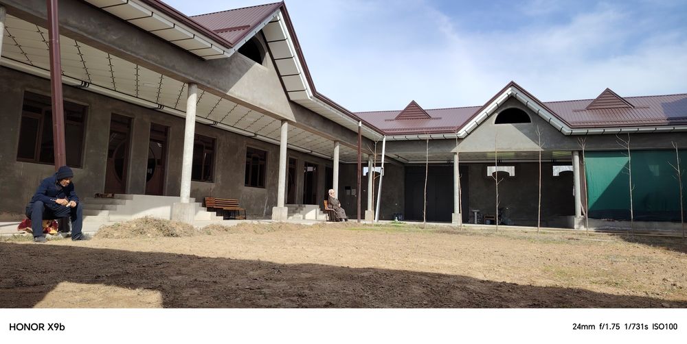 8 sotik hovli sotiladi