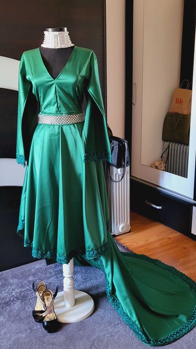 Rochie elegantă cu trena