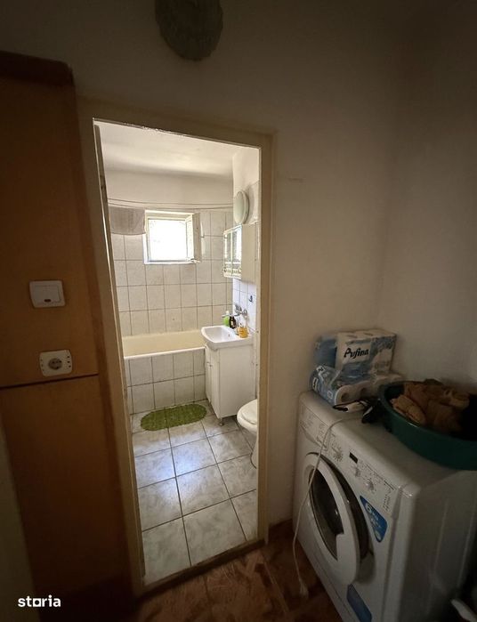 Apartament cu 3 camere, et. 2 din 4, Bul. Independentei , Micro 17