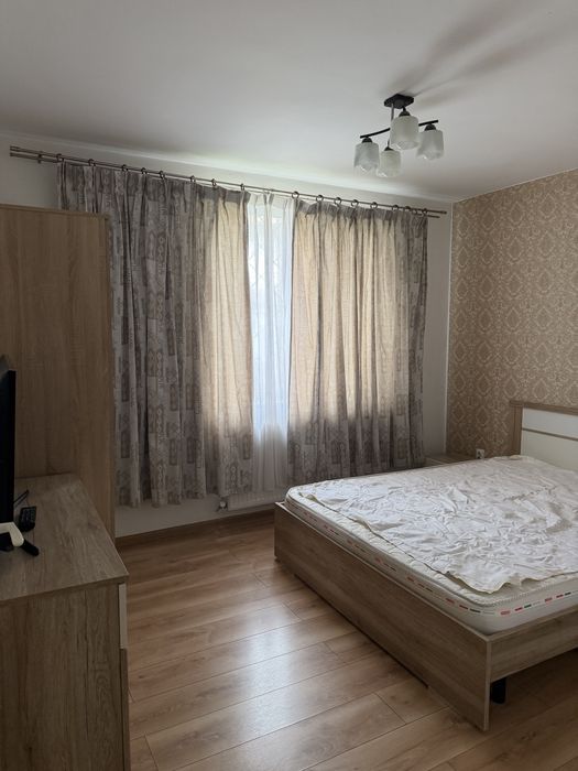 Inchiriez apartament 3 camere