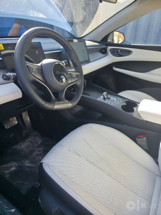Byd seal 05 hybrid 2000 km zapas xod