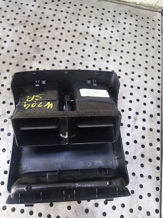 Grile ventilatie aer spate cotiera mercedes c class w204 a2048300354