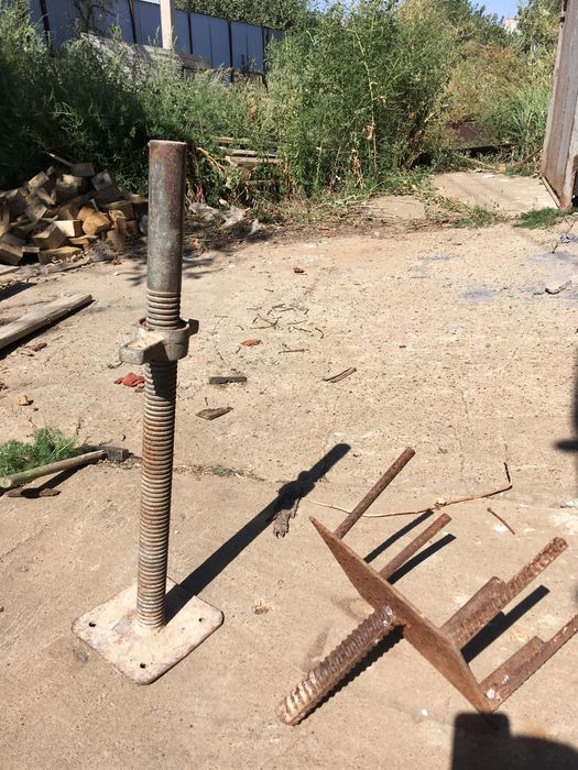 Нижний регулировочный вал