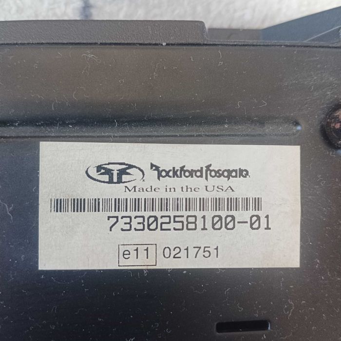 Стъпало усилвател за кола