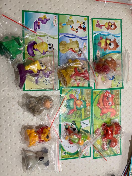 Продаю киндер игрушки