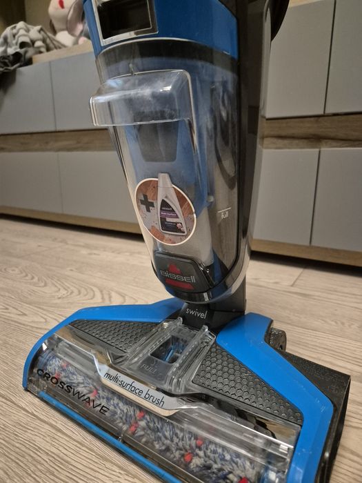 Aspirator cu spalare Bissell crosswave
