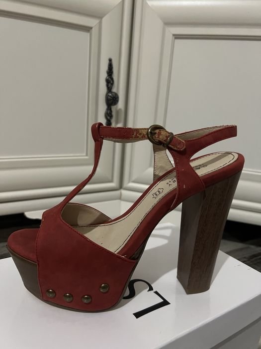 Женские туфли 39 размер