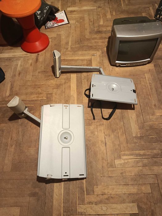 Стенни стойки за телевизор с кинескоп - 2 броя: за 14" и за 25" ТВ