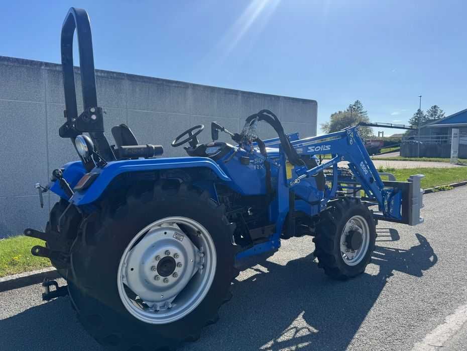Tractor New Holland Solis RX 50 NOU cu Incarcator Frontal Cupa Cleste si Furci 4x4 John Deere Claas Case Same Deutz Fiat 70 90 Fiat 80 90 Fiat 640