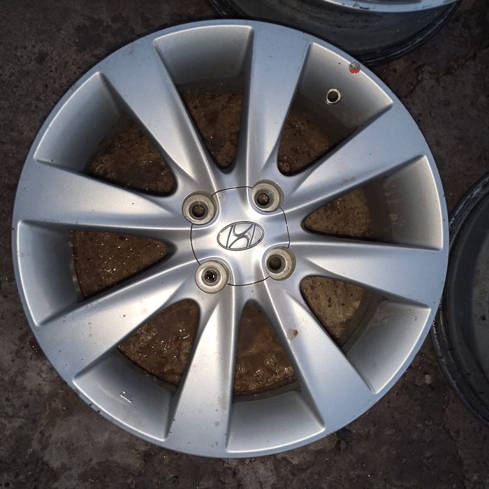 Hyundai accent диски R16
