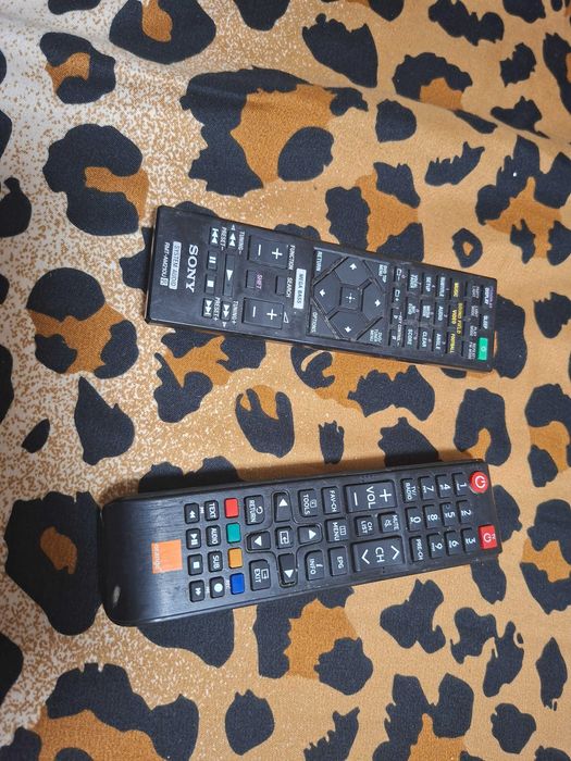 Vând telecomenzi sonny Samsung