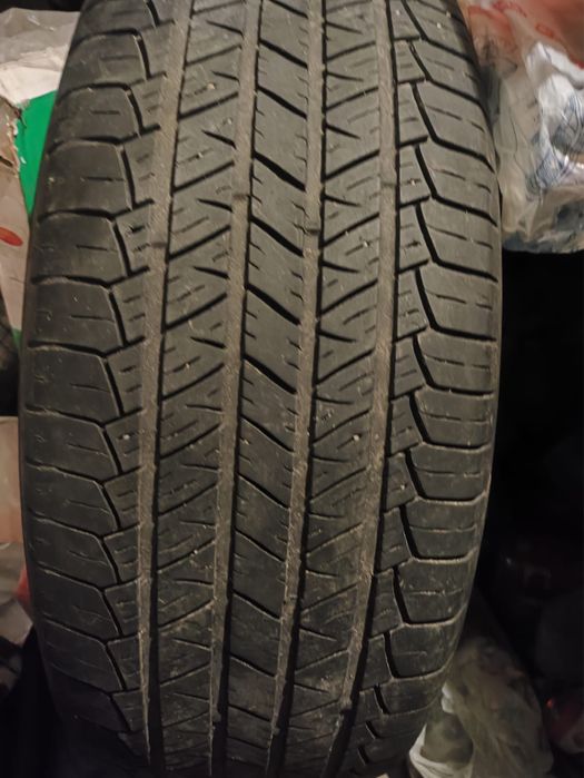 Продам комплект резины 235/65/17