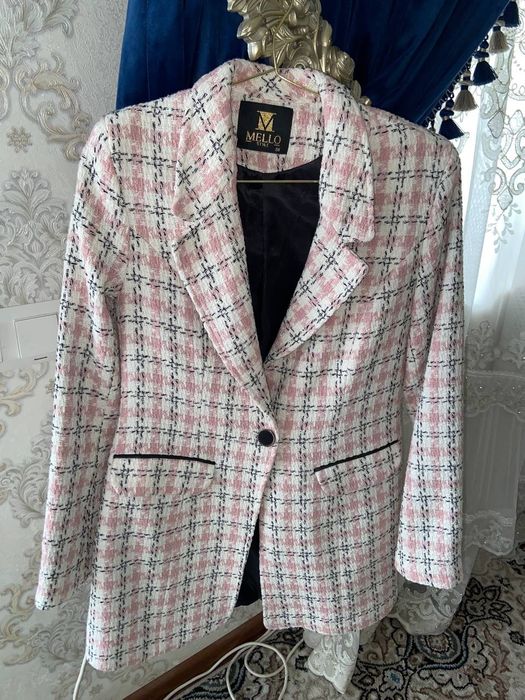 Разбираю гардероб состояние как новое одето пару раз уточните