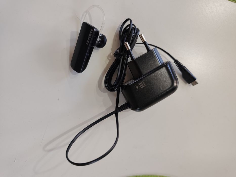 Продам наушник Samsung