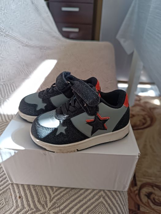 Зимни обувки за бебе