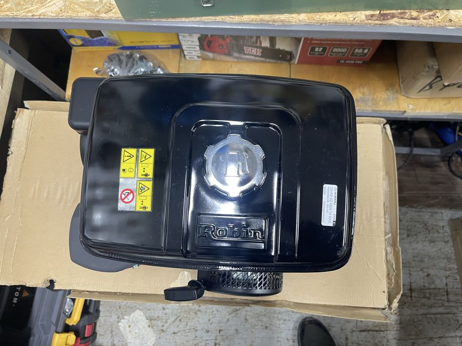 Двигатель Subaru-Robin EY28D