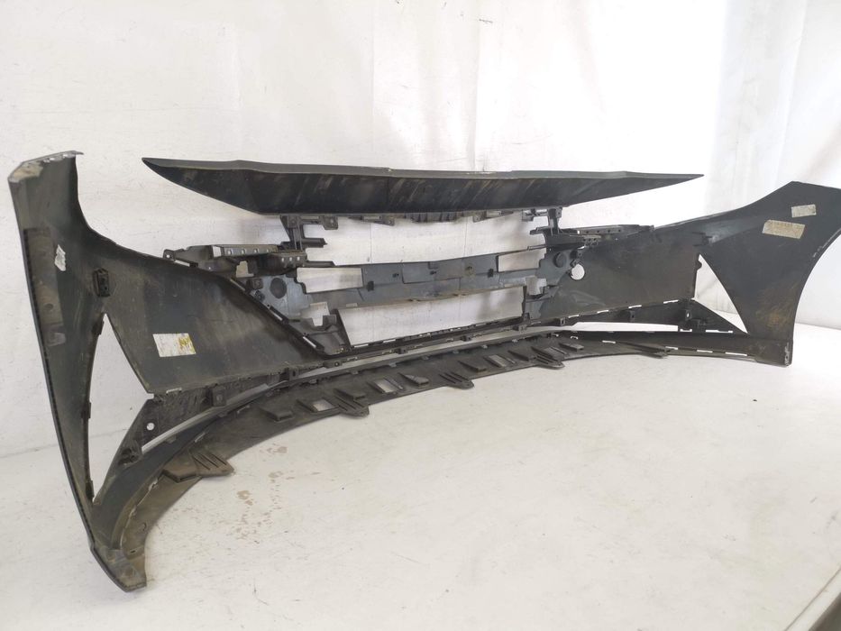 Предна броня Хюндай Еланта / Hyundai Elantra CN7 Оригинална В Добро Съ