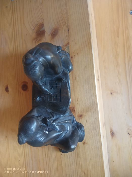 Продавам бронзова скулптура.