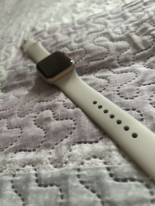 Часы Apple Watch SE