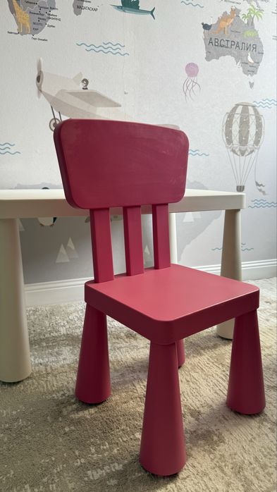 Детский стол со стульями