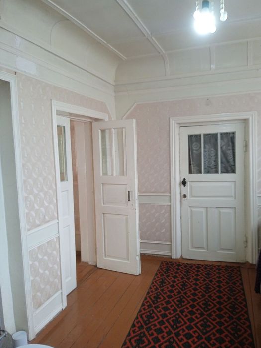 Uy sotiladi hovli kelishamiz uchastka