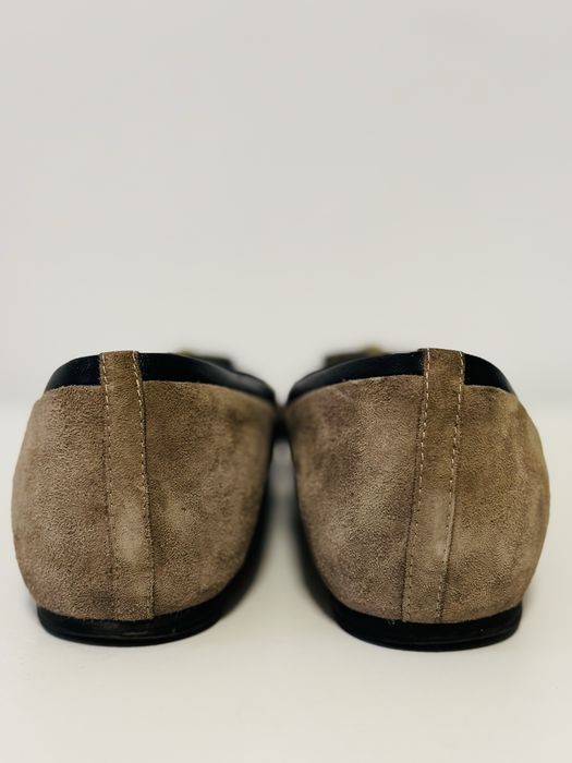 Обувки на равна подметка на Guess