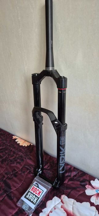 Чисто нова Rock Shox Lyrik 29-ка 160ход 2025г модел