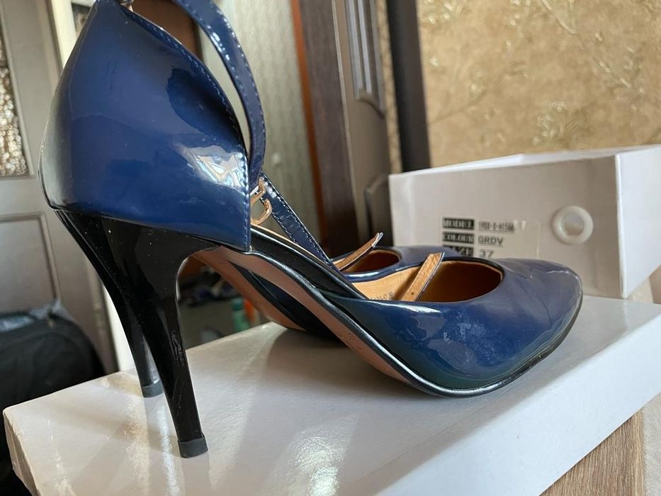 Продам туфли женские.