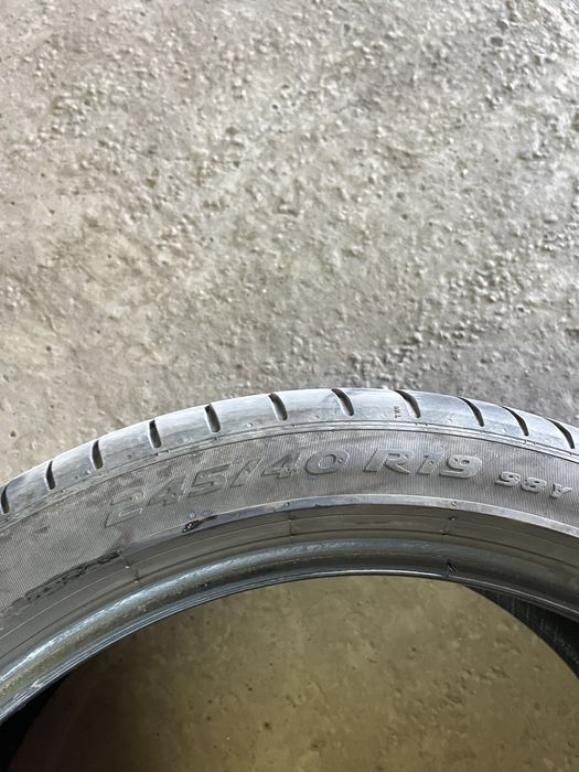 Vand Anvelope 245/40R19 RunFlat Pirelli de vara