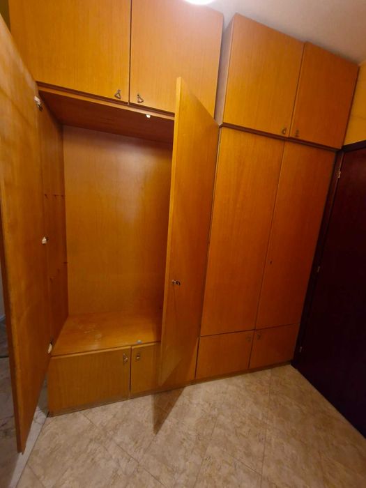 Гардероби – дълбок и плитък, масивни, в много добро състояние