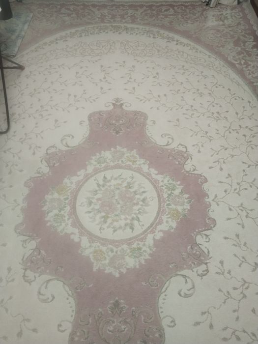 Жібек кілем сатылады