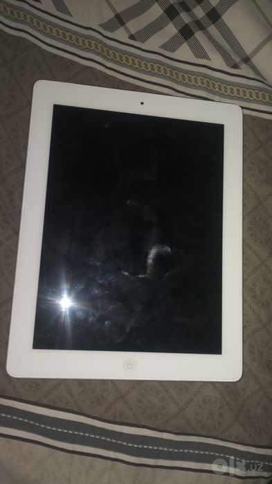 Ipad 2 zapchastga sotiladi
