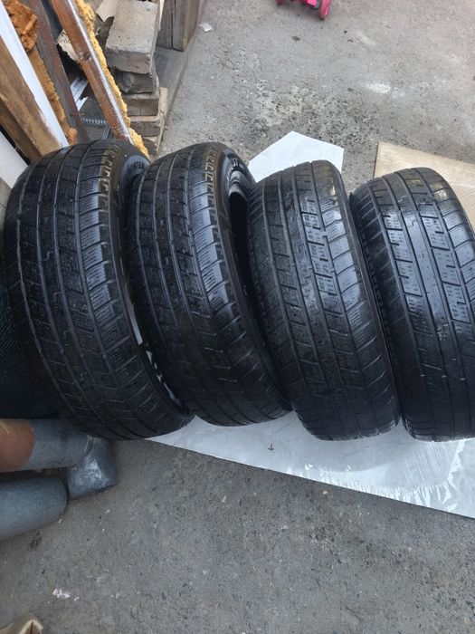 Продам комплект зимних шин Roadx!!!