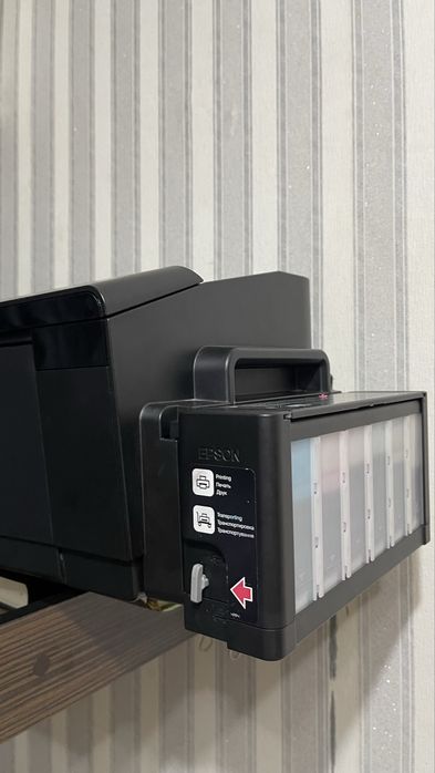 Продается принтер epson 1800
