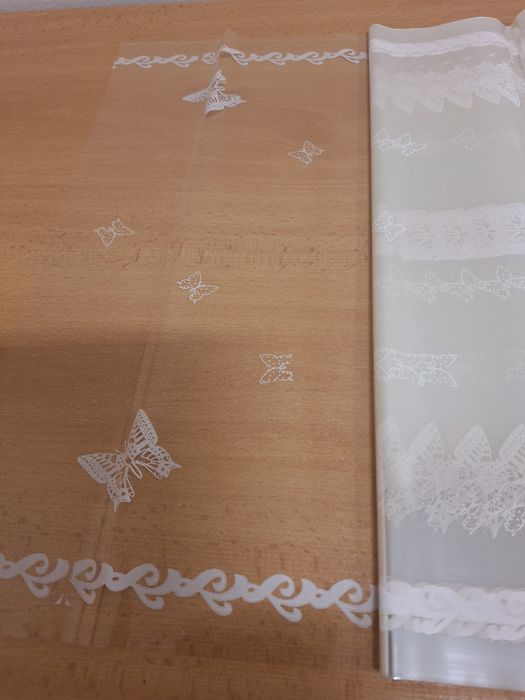 Целофан на листи за цветя и подаръци.