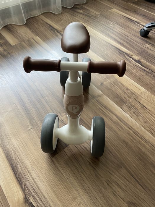 Продавам баланс колело.