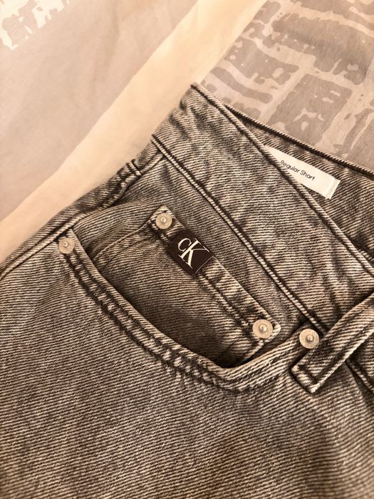 НЕНОСЕНИ Calvin Klein Jeans бермуди