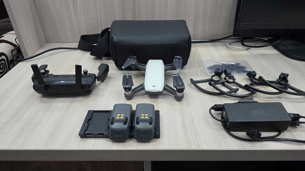Дрон Dji spark fly more combo