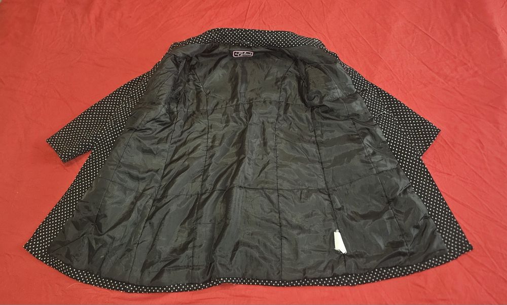 Продавам зимни якета за момиче подходящи за деца на възраст от 6 до 8